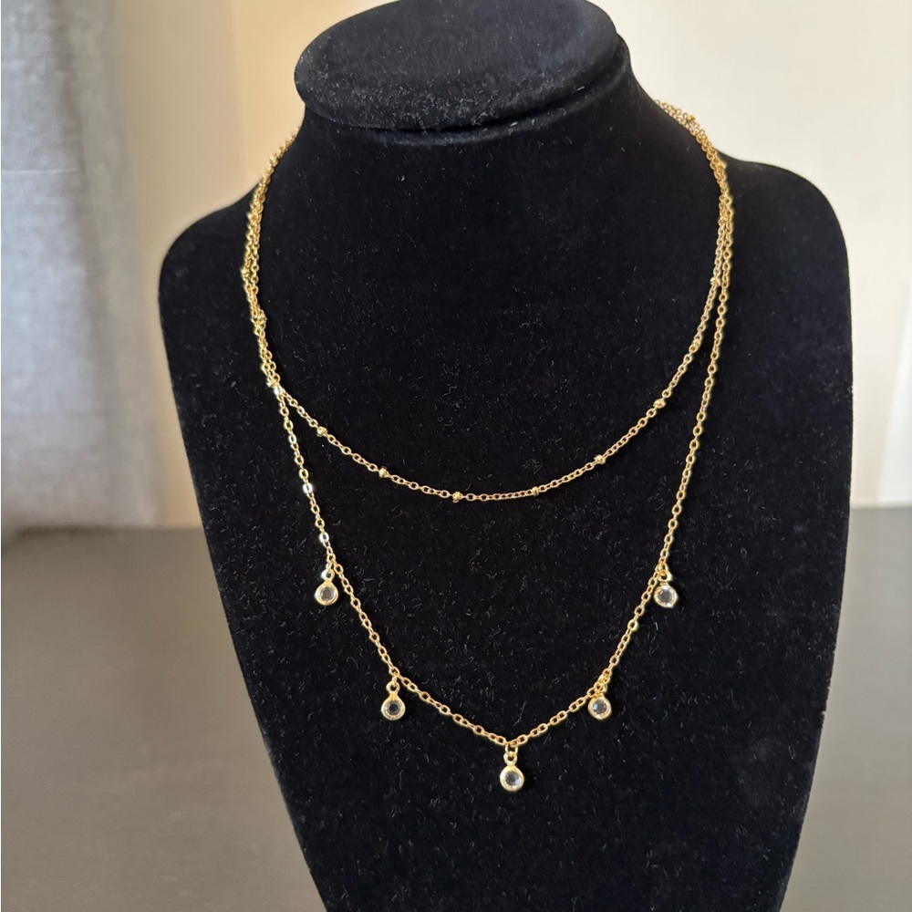 Elegant Gold Necklace with Crystal Accents